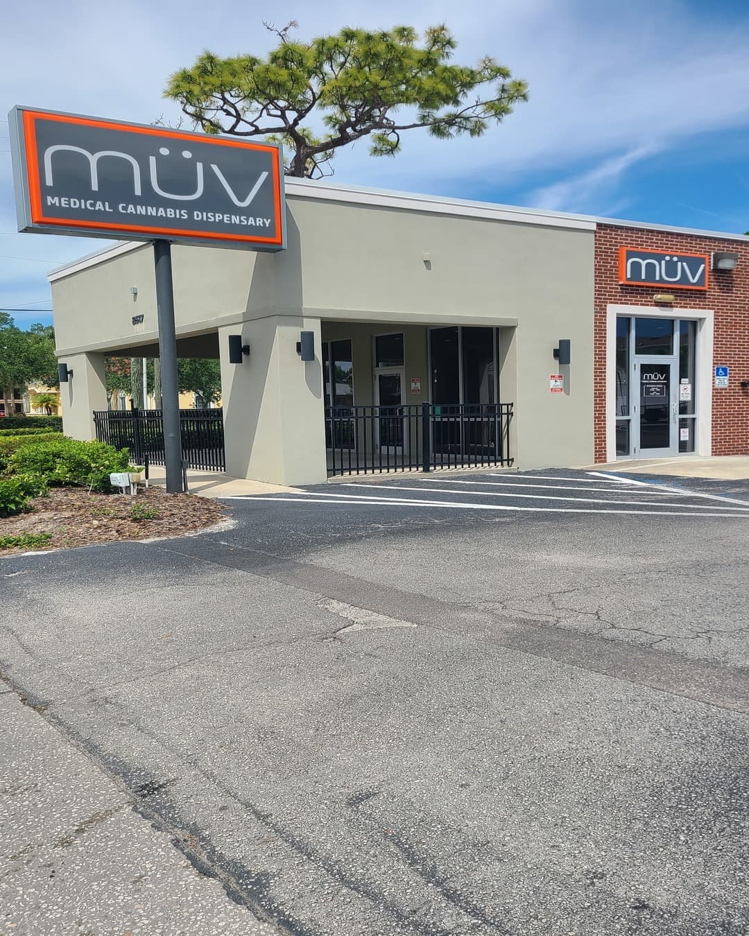 Tampa-West Kennedy dispensary